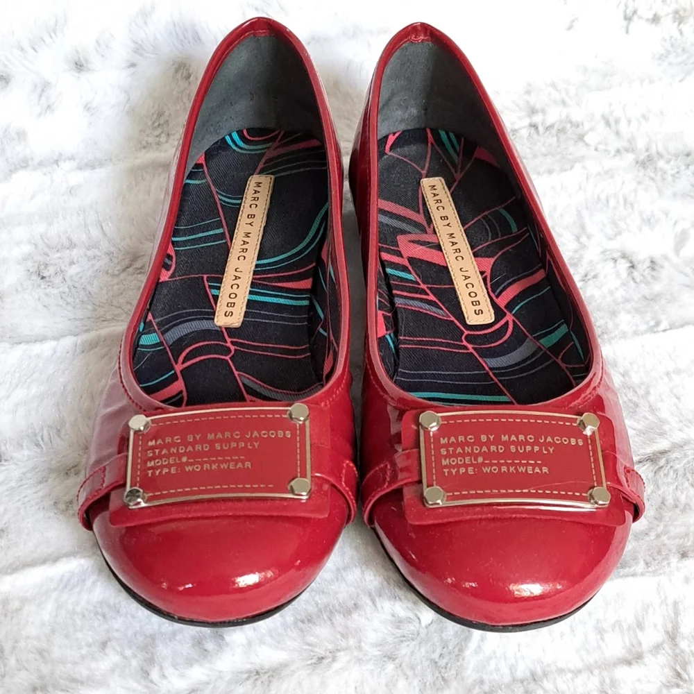 Marc Jacobs plaque red ballet work flat shoe. Size 37.5.